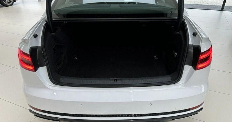 Audi A4 cena 119900 przebieg: 80919, rok produkcji 2019 z Piechowice małe 781